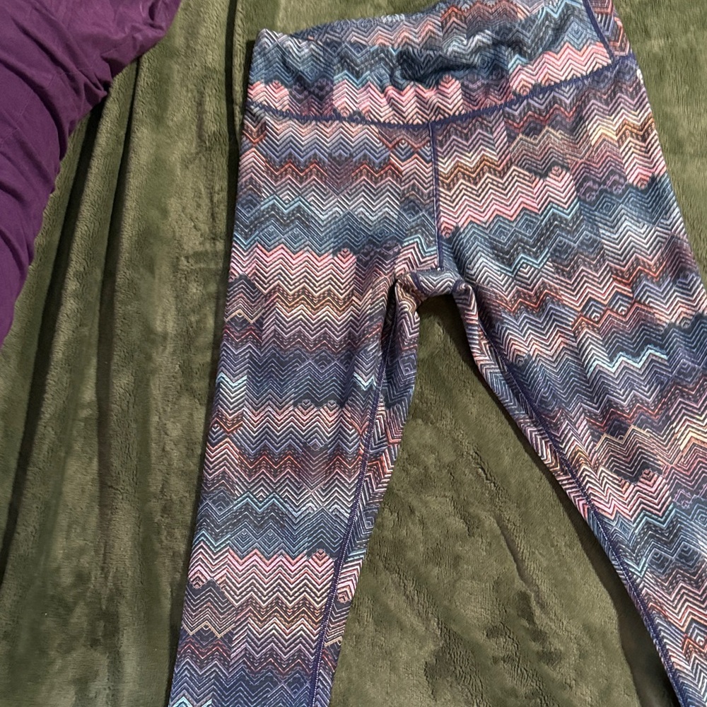 Fabletics Zigzag Leggings - Blue and Pink